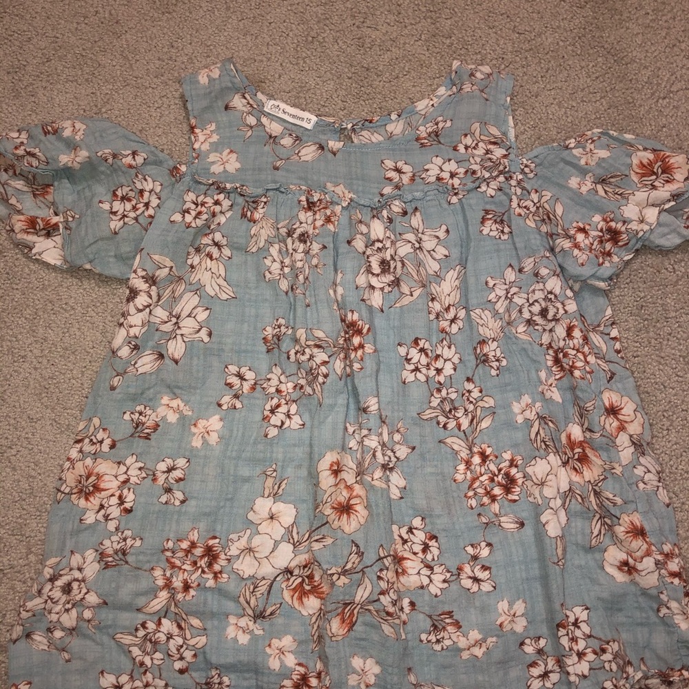 Cute off the shoulder shirt!